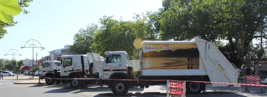Noticias de Miramar. Presentaron nuevos camiones para servicios