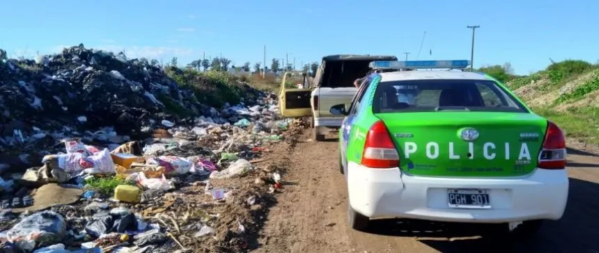 Noticias de Mar del Plata. Infraccionaron a dos personas por arrojar basura en la vía pública