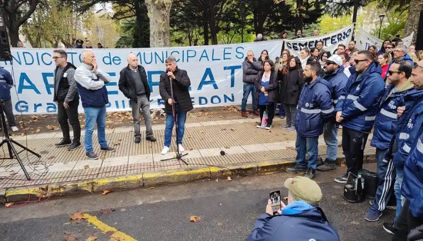 Noticias de Mar del Plata. Municipales de Mar del Plata protagonizan una nueva protesta por paritarias