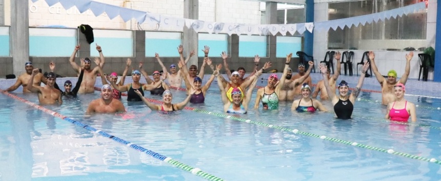 Actividad en General Pueyrredon. Festival de Natación en Once Unidos