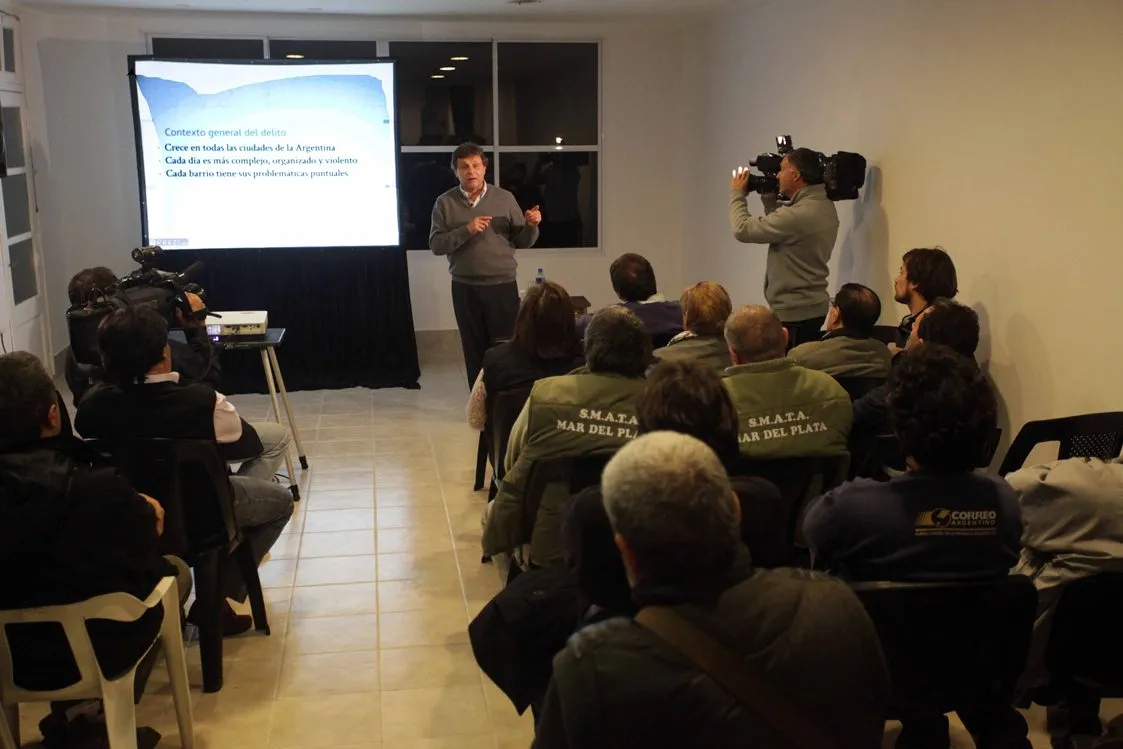 Noticias de Mar del Plata. Pulti se reunió con miembros de la CGT po el proyecto de la Policía Municipal