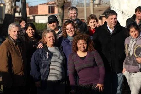 Noticias de Mar del Plata. Candidatos del FpV y Cheppi en barrios marplatenses