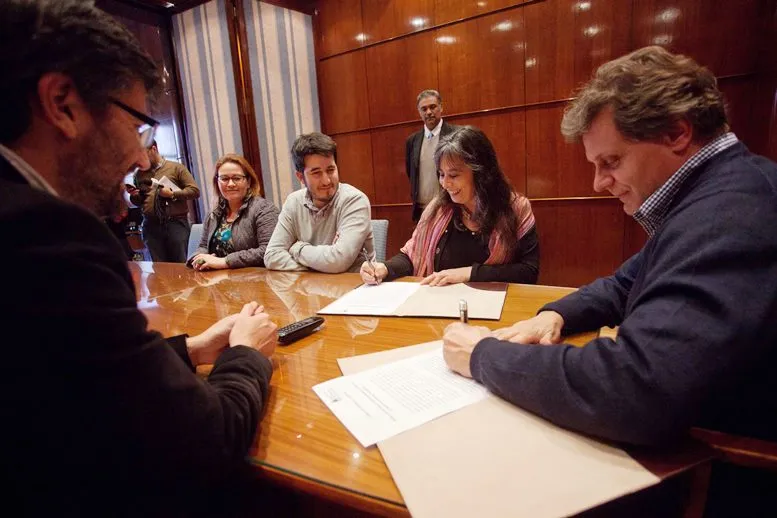 Noticias de Mar del Plata. Pueyrredon firmó un convenio con la secretaría de Derechos Humanos de la Nación