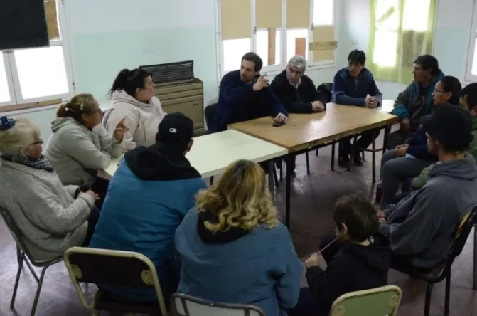 Noticias de Mar del Plata. Funcionarios marplatenses se reunieron con vecinos del barrio La Herradura