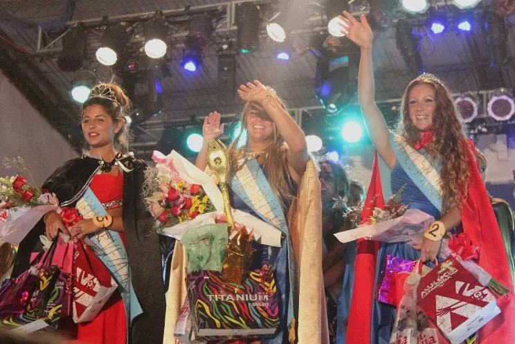 Noticias de Mar Chiquita. Julieta Gallardo fue coronada Reina de la Cerveza Artesanal