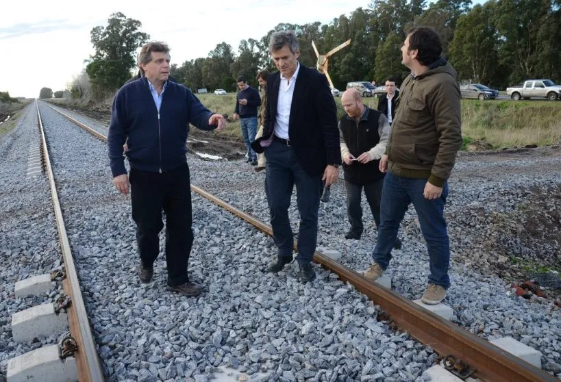 Noticias de Mar del Plata. Trabajos de renovación de tendido ferroviario