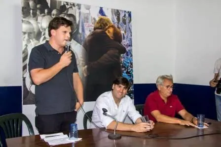Noticias de Mar del Plata. Bossio se reunió con dirigentes y militantes del FpV  en el PJ marplatense