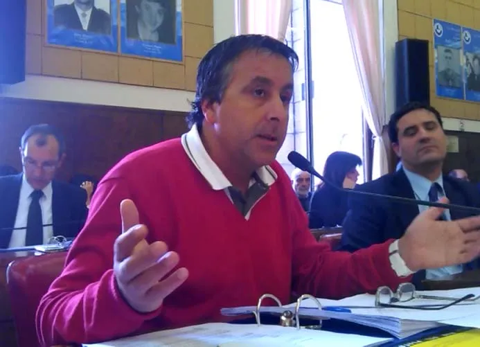 Noticias de Mar del Plata. Azcona pide que se instalen puestos sanitarios en playas marplatenses