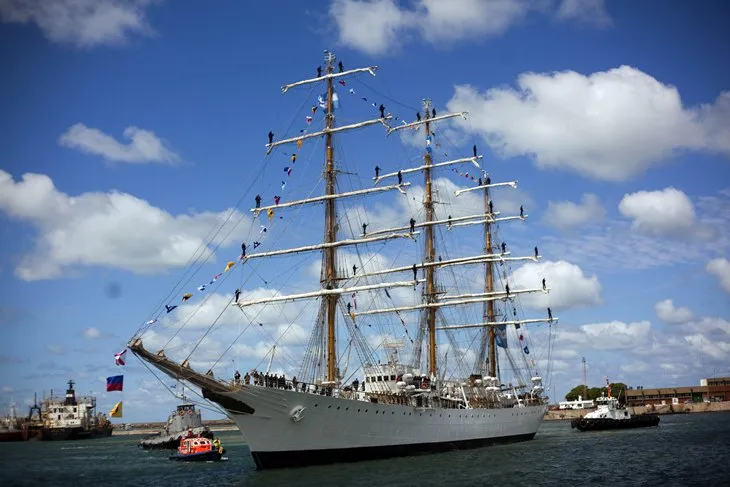 Noticias de Mar del Plata. La Fragata Libertad es visitada  por gran cantidad de turistas