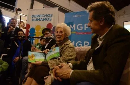 Noticias de Mar del Plata. Carlotto estuvo en la Feria del libro Infantil y Juvenil
