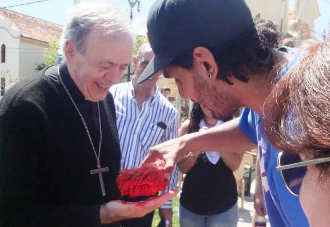 Noticias de Mar del Plata. Monseñor Marino pide llegar con la fe a la mente y al corazón de los niños