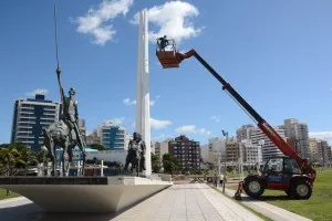 Noticias de Mar del Plata. Trabajos de reparación y puesta en valor en Plaza España