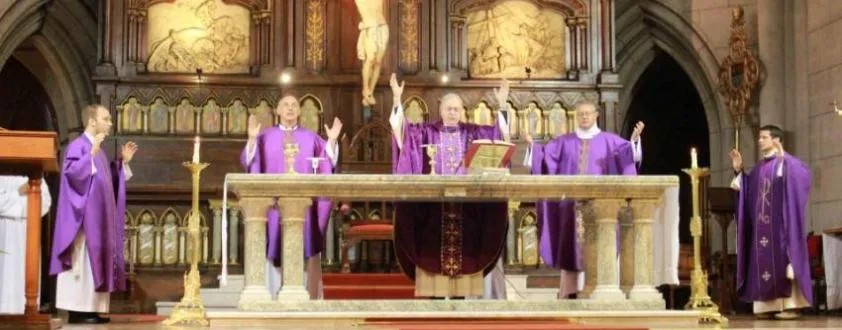 Noticias de Mar del Plata. Monseños Marino presidió la misa del cierre del año de la EUT y el CEDIER