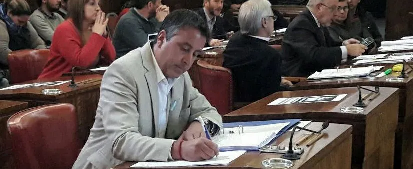 Noticias de Mar del Plata. Azcona explicó su voto a favor del convenio por obras de asfalto