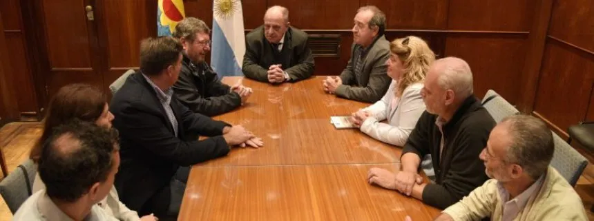 Noticias de Mar del Plata. Arroyo se reunió con representantes del Foro de la Construcción