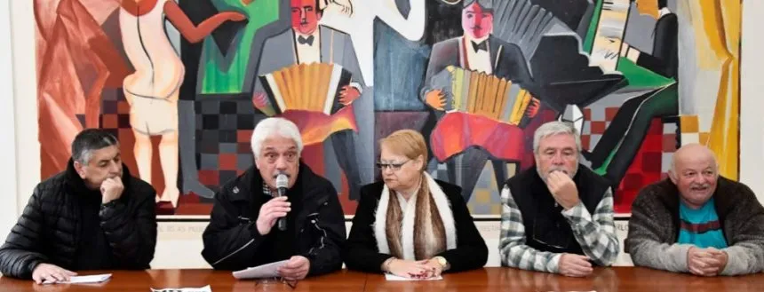 Noticias de Necochea. Carpa de la Resistencia contra el cierre del Pami en Quequén