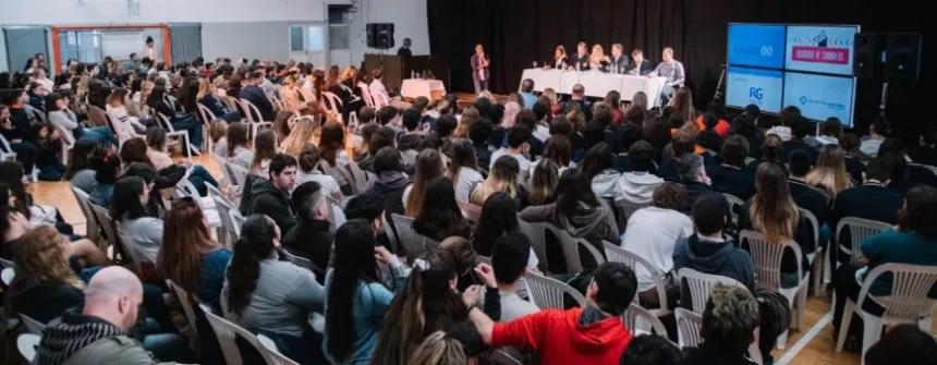 Noticias de Mar del Plata. Encuentro entre Candidatos a Intendente y Estudiantes secundarios