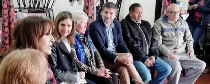 Noticias de Mar del Plata. Mirta Tundis junto a jubilados en Mar del Plata