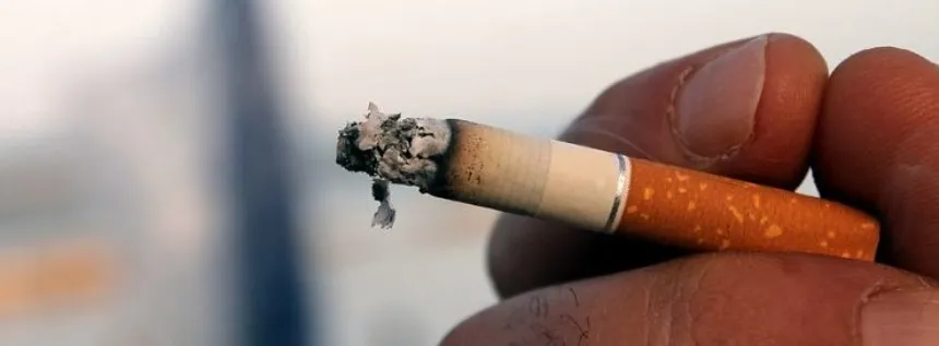 Noticias de Miramar. Restringen fumar en espacios públicos