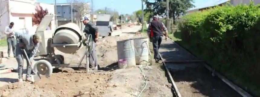 Construcción de veredas en Deferrari en Loberia. Noticia de Región Mar del Plata