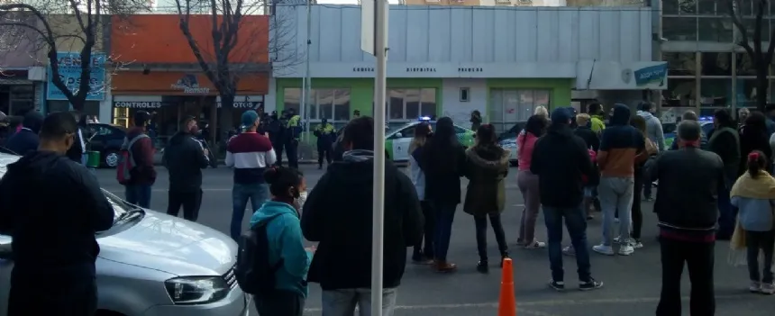 Noticias de Mar del Plata. La Policía se manifiesta pese a los anuncios de la gobernación