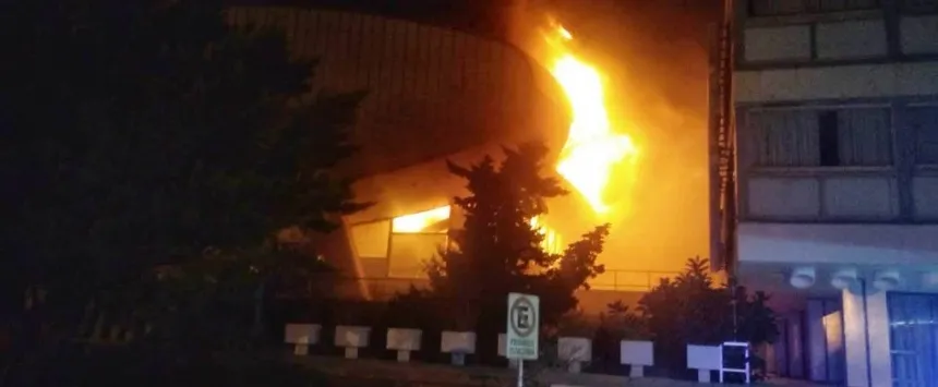 Noticias de Necochea. Lamentable incendio en el Teatro del edificio del Casino