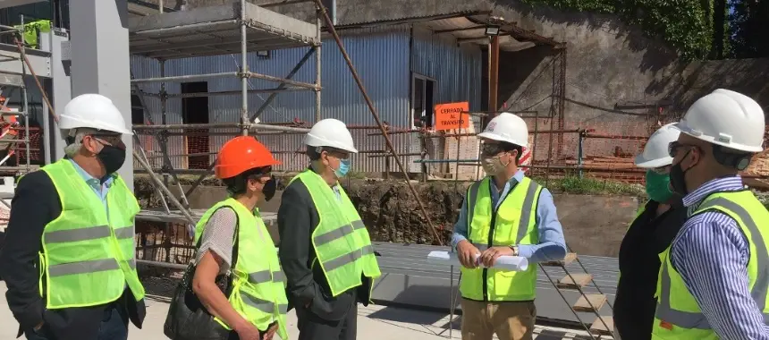 Lunghi visitó la obra del nuevo edificio de Globant en Tandil en Tandil. Noticia de Región Mar del Plata