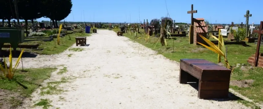 Mantenimiento del Cementerio en Villa Gesell. Noticia de Región Mar del Plata