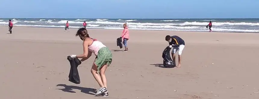 Reunieron 30 bolsas de residuos en la limpieza de playas en Necochea. Noticia de Región Mar del Plata
