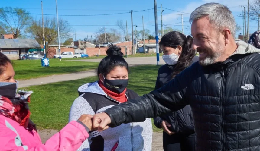 Noticias de Mar del Plata. Candidatos de Acción Marplatense recorrieron el barrio Las Heras