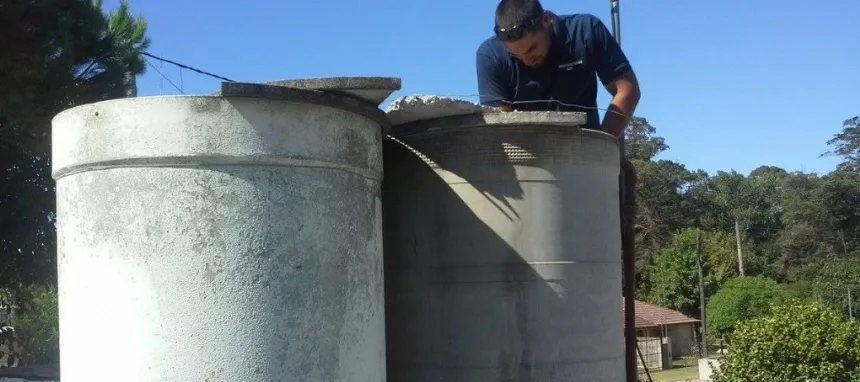 El Municipio limpiará y desinfectará los tanques de agua de escuelas provinciales en General Pueyrredon. Noticia de Región Mar del Plata