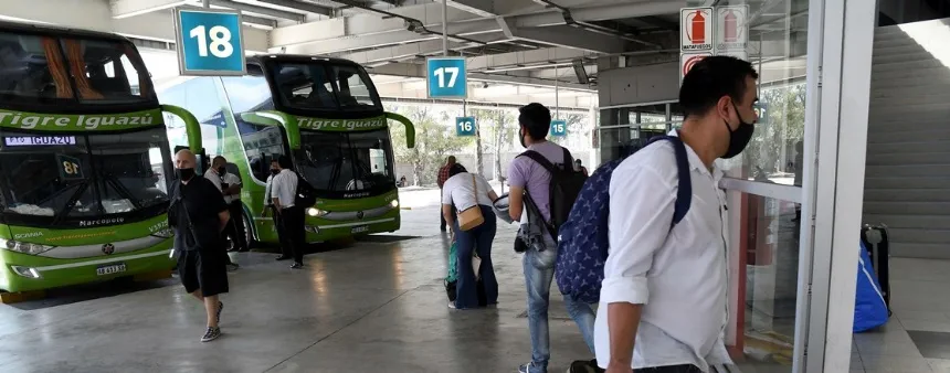 Los ómnibus de larga distancia transportaron un 80 por ciento menos de pasajeros en Turismo. Noticia de Región Mar del Plata