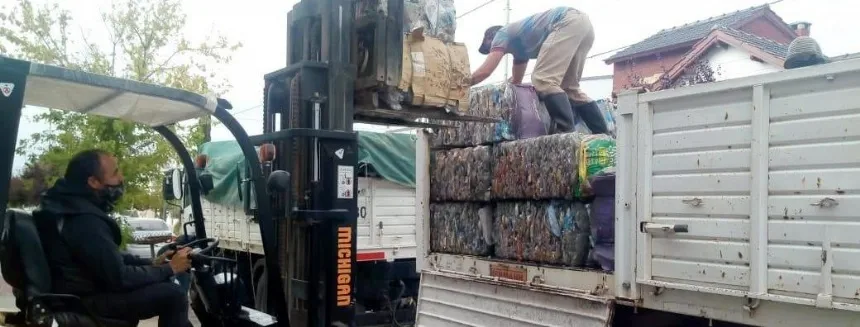 Más de nueve toneladas de plástico recuperado en Loberia. Noticia de Región Mar del Plata