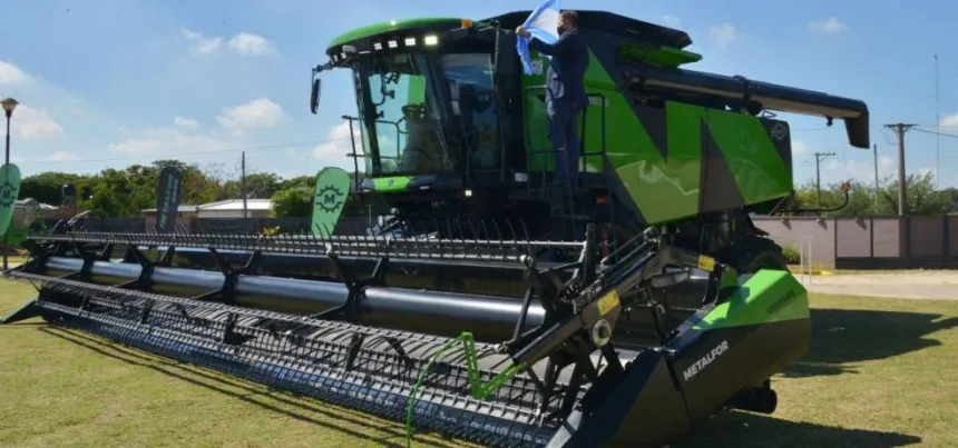 Metalfor lanzó su nueva cosechadora fabricada en Argentina en Agro y Negocios. Noticia de Región Mar del Plata