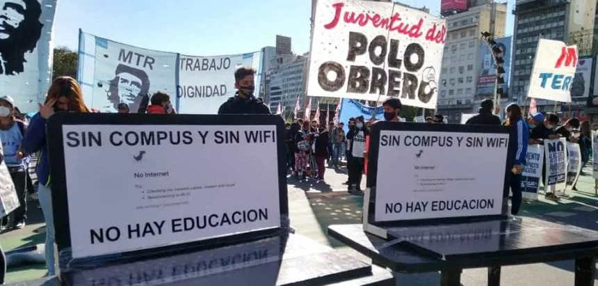 Noticias de Mar del Plata. Organizaciones manifestaron frente a la municipalidad de Mar del Plata