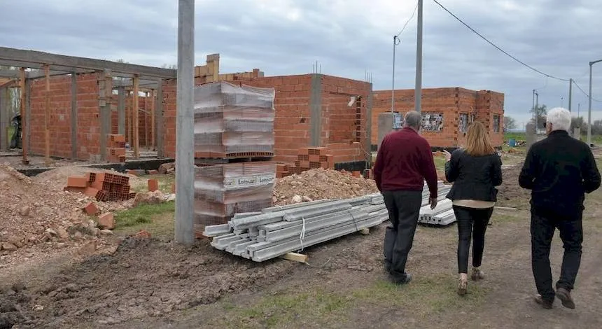 Comenzaron a contruir las primeras casas del Programa Vela Avanza en Tandil. Noticia de Región Mar del Plata