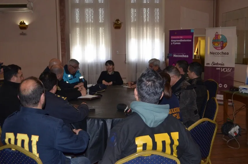 El Ejecutivo continúa con sus reuniones semanales con la fuerza policial en Necochea. Noticia de Región Mar del Plata