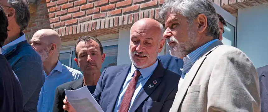 El Ministro Filmus recorrió centros de investigación en Tandil. Noticia de Región Mar del Plata