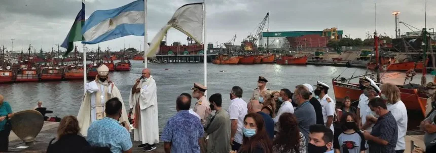 El Obispo presidió la Procesión de San Salvador en General Pueyrredon. Noticia de Región Mar del Plata