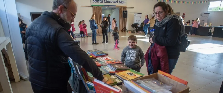 Feria del Libro en Santa Clara del Mar en Mar Chiquita. Noticia de Región Mar del Plata