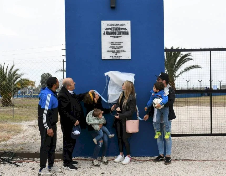 Inauguraron nuevo estadio de fútbol en General Pirán en Mar Chiquita. Noticia de Región Mar del Plata