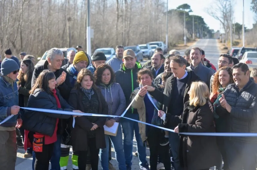 Inauguraron pavimentación en los accesos a Mar Azul y Mar de las Pampas en Villa Gesell. Noticia de Región Mar del Plata