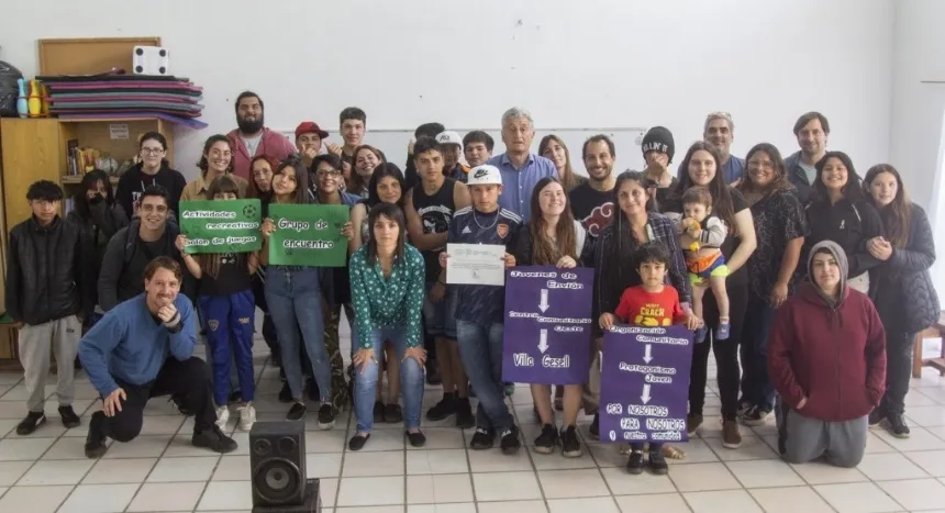 Jovenes geselinos ganaron un concurso del Senado bonaerense en Villa Gesell. Noticia de Región Mar del Plata