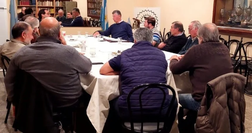 La Sociedad Rural de Mar del Plata mantuvo un encuentro con el Director General de Caminos Rurales en Agro y Negocios. Noticia de Región Mar del Plata