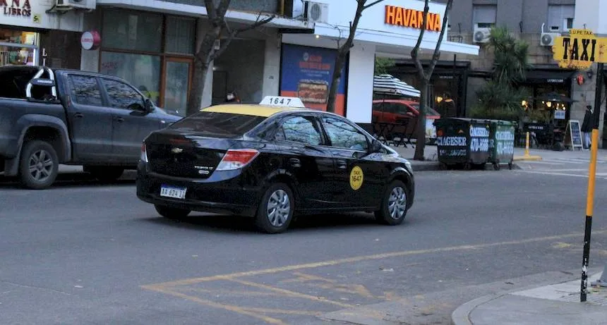 Noticias de Mar del Plata. Los taxis comenzaron a circular con la nueva tarifa en Mar del Plata