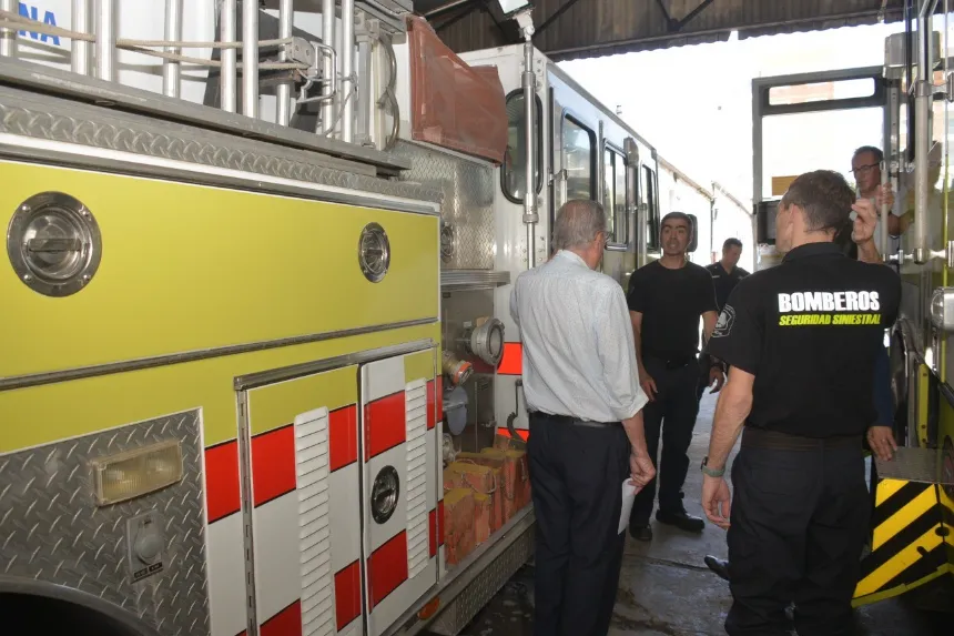 Noticias de Tandil. Nuevo equipamiento para bomberos del cuartel local