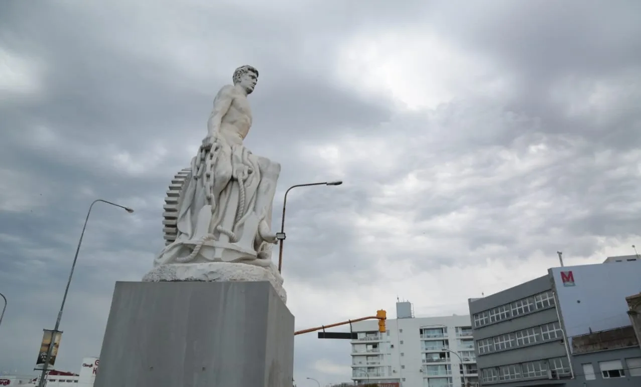 Noticias de Mar del Plata. Presentan la restauración del Monumento a la Independencia Económica