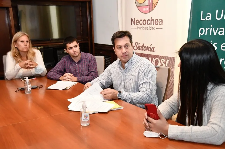 Noticias de Necochea. Rojas firmó dos convenios con la Universidad Siglo 21