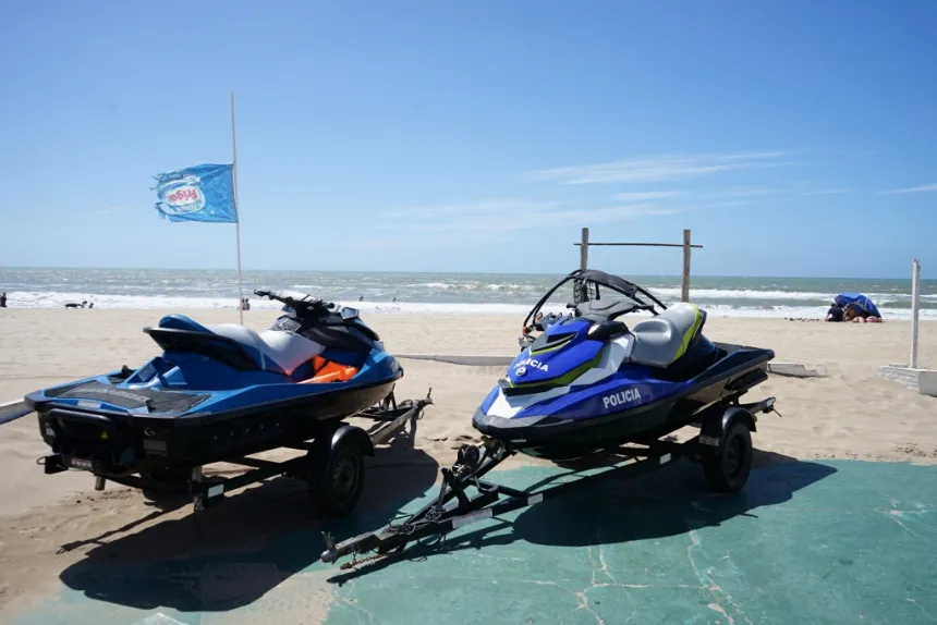 Adquieren dos motos de agua para el operativo de seguridad en playas en Villa Gesell. Noticia de Región Mar del Plata