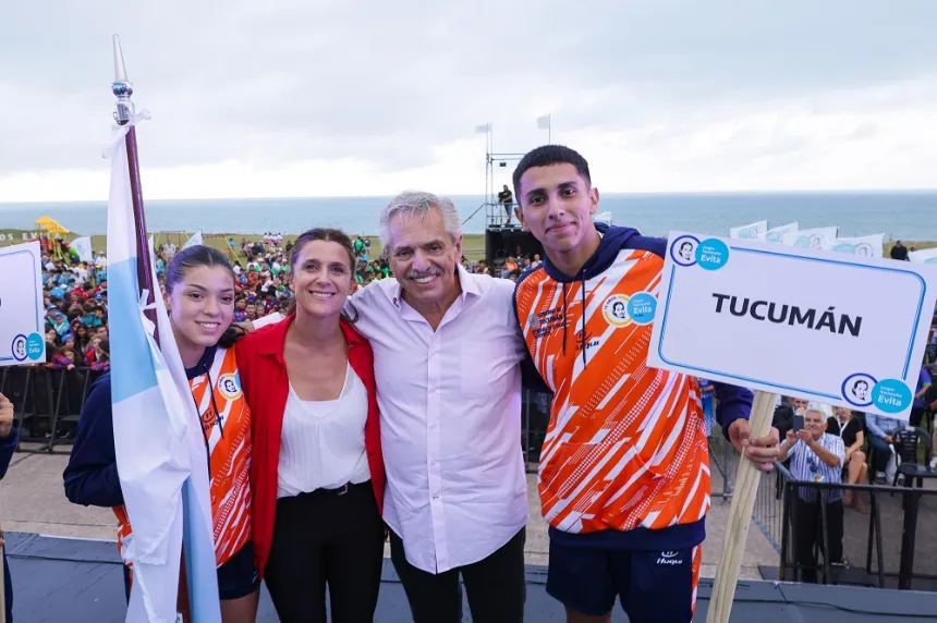 Noticias de Mar del Plata. Alberto Fernández inauguró los Juegos Evita de Playa en Chapadmalal